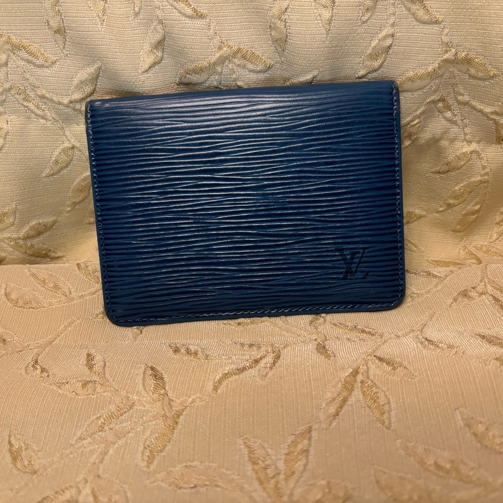 Louis Vuitton Epi ID Holder